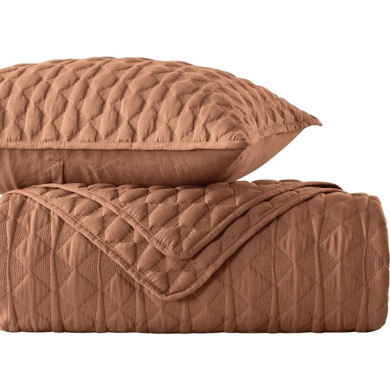 Lightweight Soft Quilted Bedding With Shams