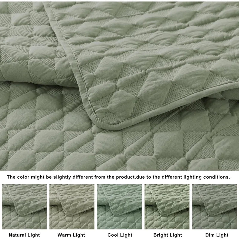 Lightweight Soft Quilted Bedding With Shams